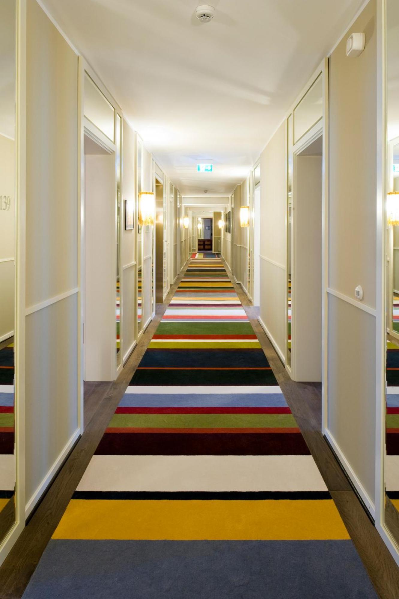 Hotel-Restaurant Erbprinz Ettlingen Εξωτερικό φωτογραφία A corridor in a hotel