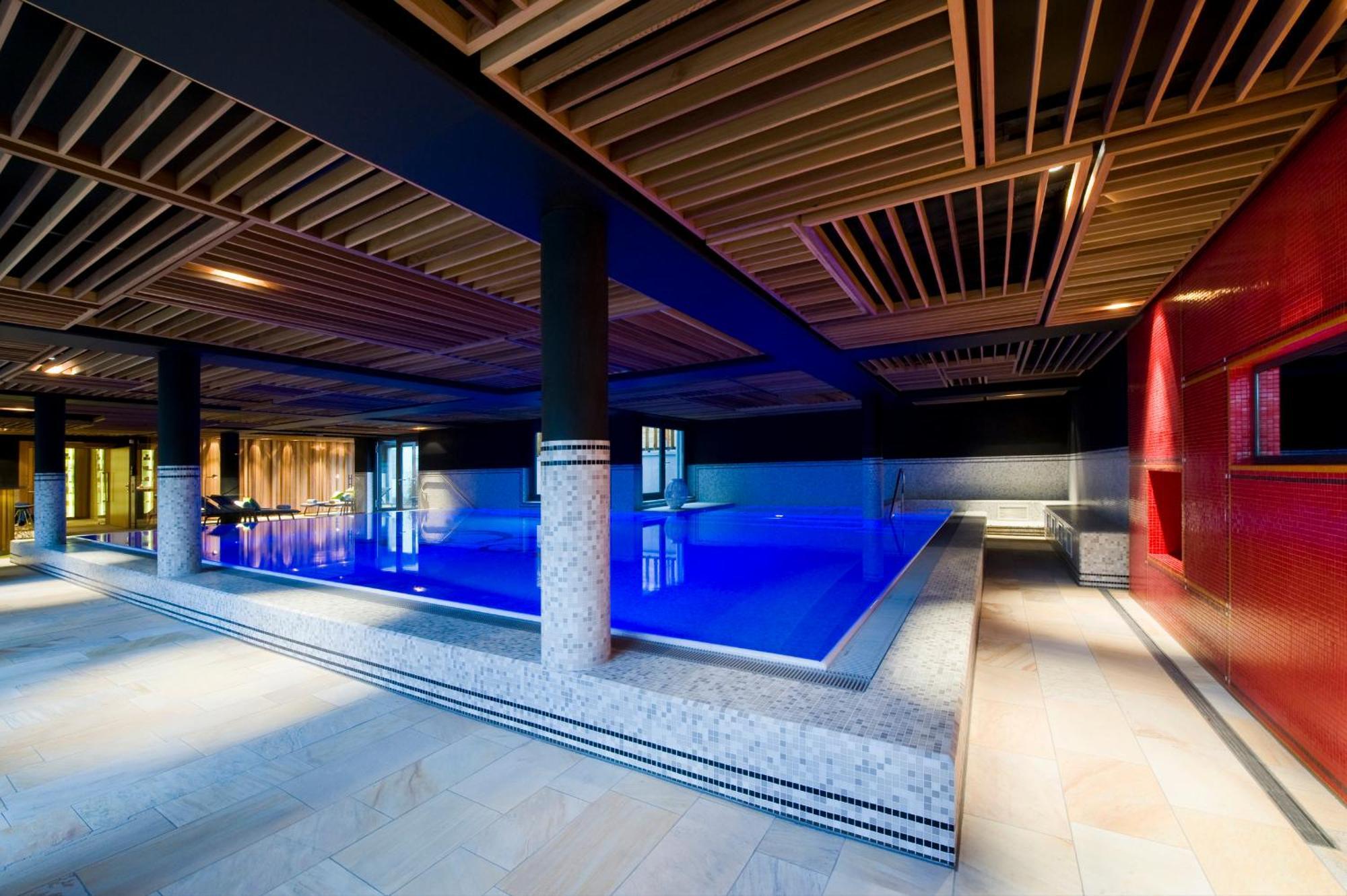Hotel-Restaurant Erbprinz Ettlingen Εξωτερικό φωτογραφία The interior of the hotel